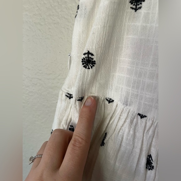 A Loves A White Floral Embroidered Mini Skirt Women’s  Size 0 - Picture 14 of 15